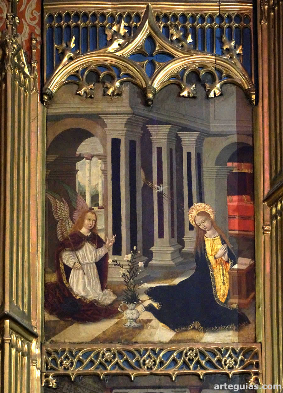 Detalle de uno de los retablos g&oacute;ticos