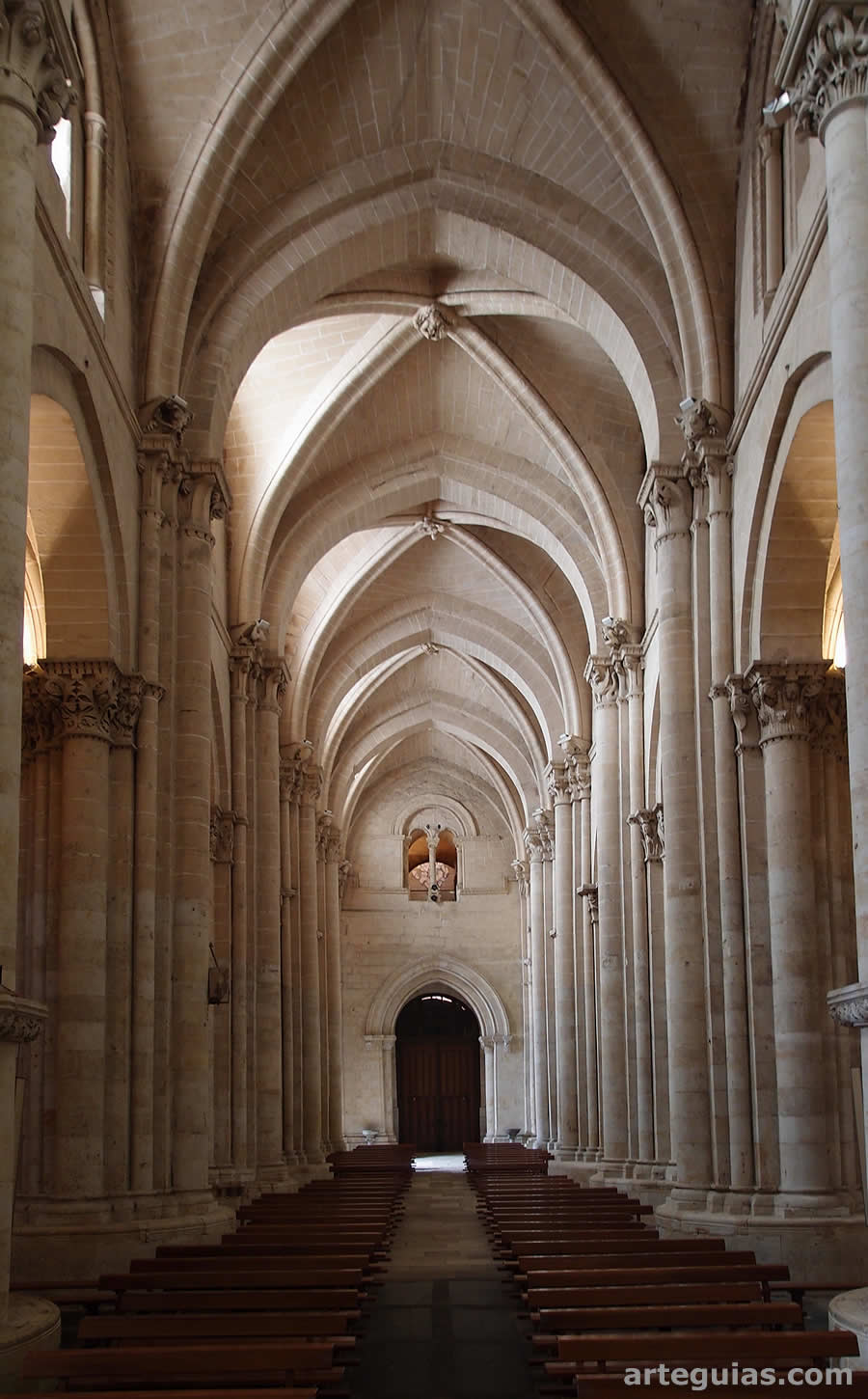 Nave central desde el crucero