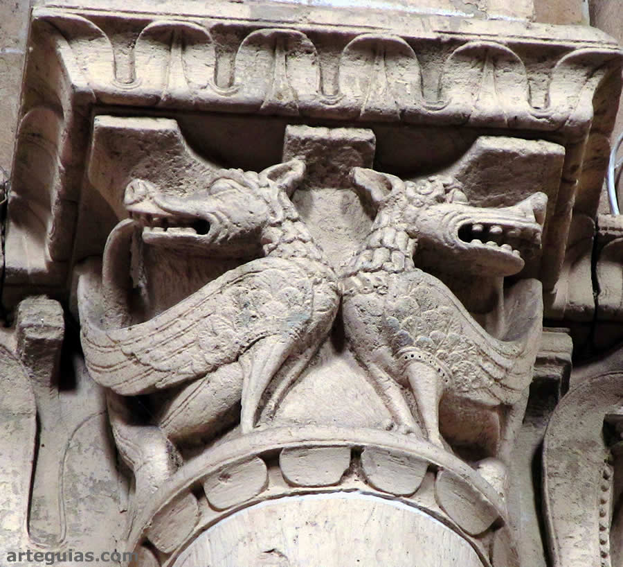 Pareja de dragones de largos hocicos