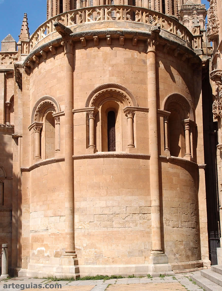 &Aacute;bside central. Catedral Vieja