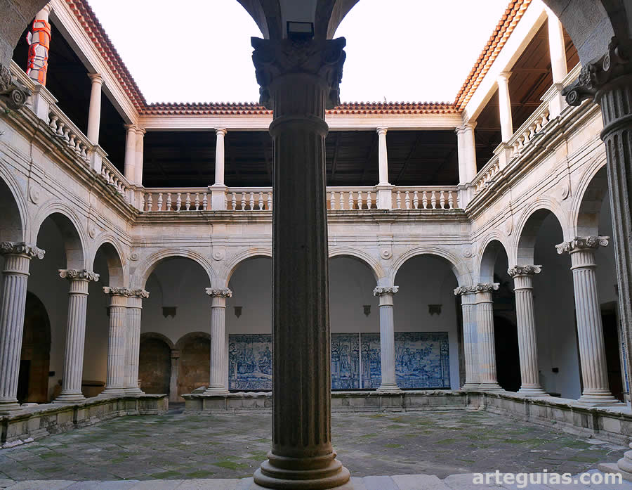 Claustro catedralicio renacentista