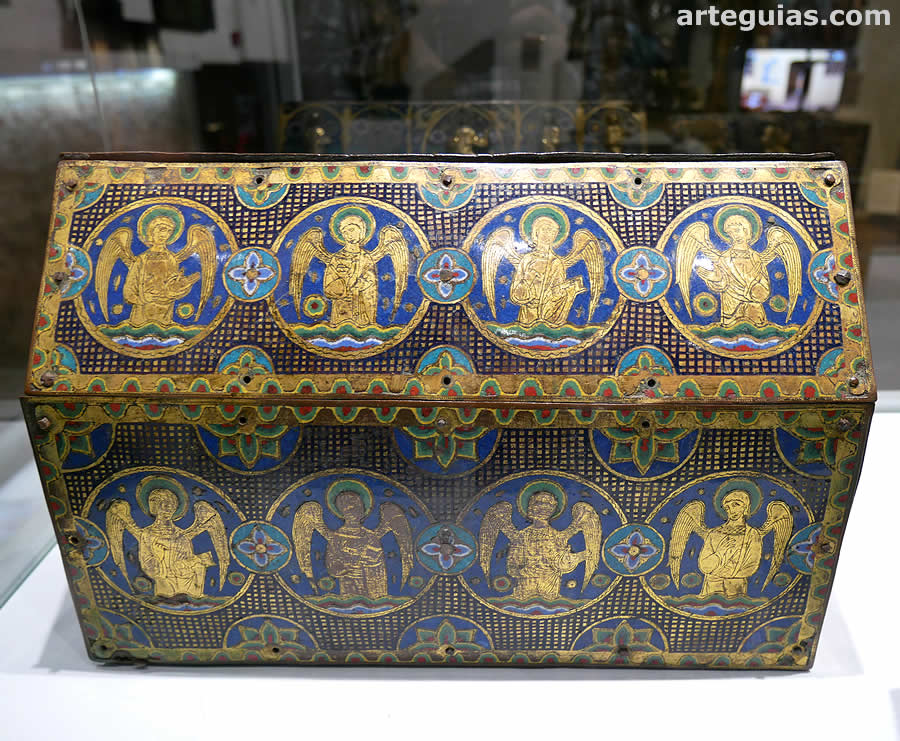 Museo de Arte Sacro de la Catedral de Viseu: arqueta rom&aacute;nica