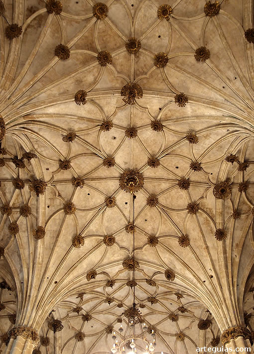 Catedral de Barbastro: b&oacute;vedas estrelladas del interior