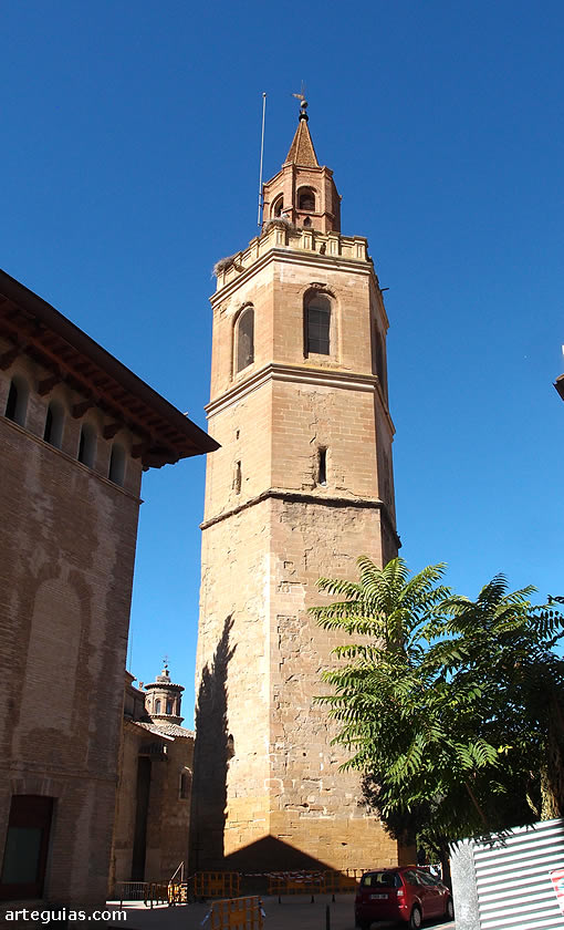Torre campanario de la Catedral de Barbastro