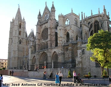 La catedral de Le&oacute;n desde el sureste