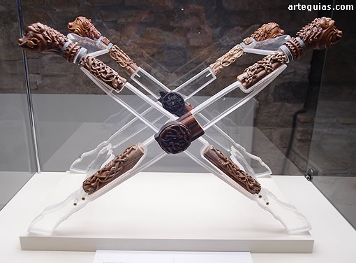 Restos conservados de la silla de tijera de San Ram&oacute;n