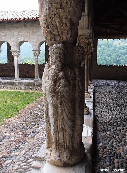 Estatuas columna