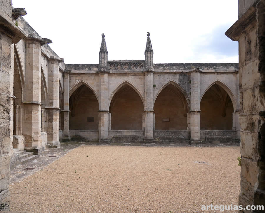 Claustro de la Catedral de B&eacute;ziers