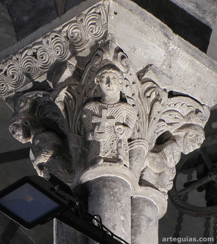 Capitel de la tribuna. Colegiata de Saint Gaudens