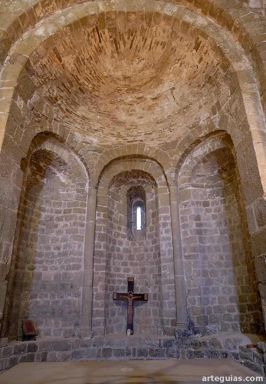 Interior del &aacute;bside oriental