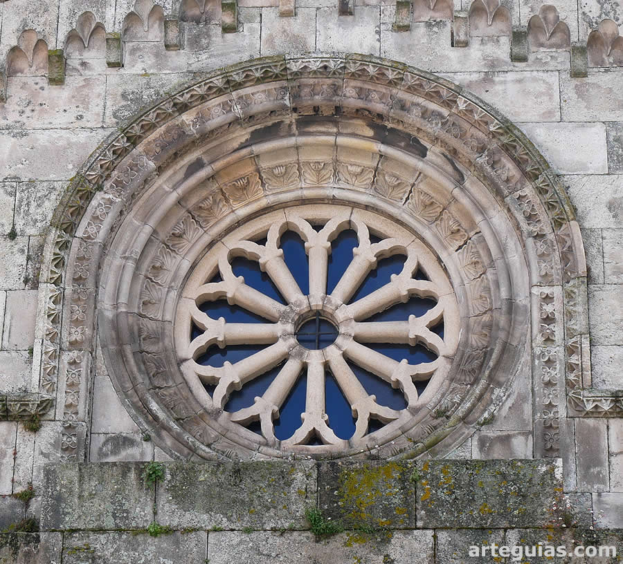 Roset&oacute;n de la fachada de Santa Mar&iacute;a del Campo de A Coru&ntilde;a