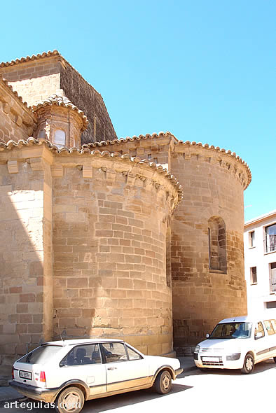 Colegiata de Santa Mar&iacute;a la Blanca de Berbegal, Huesca: aspecto exterior de la cabecera 