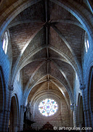 Nave central hacia los pies