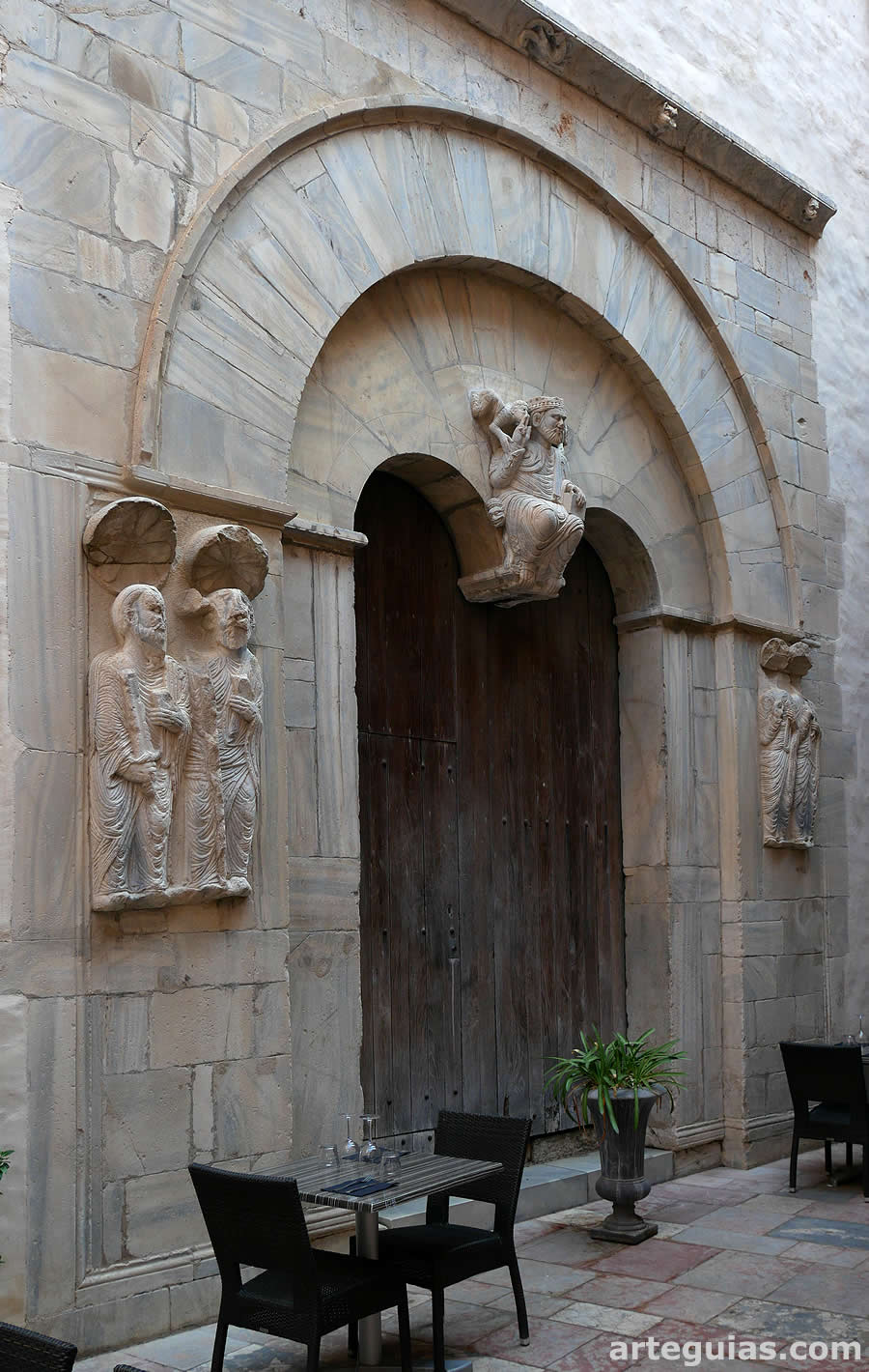 Puerta rom&aacute;nica de San Juan el Viejo, Perpi&ntilde;&aacute;n