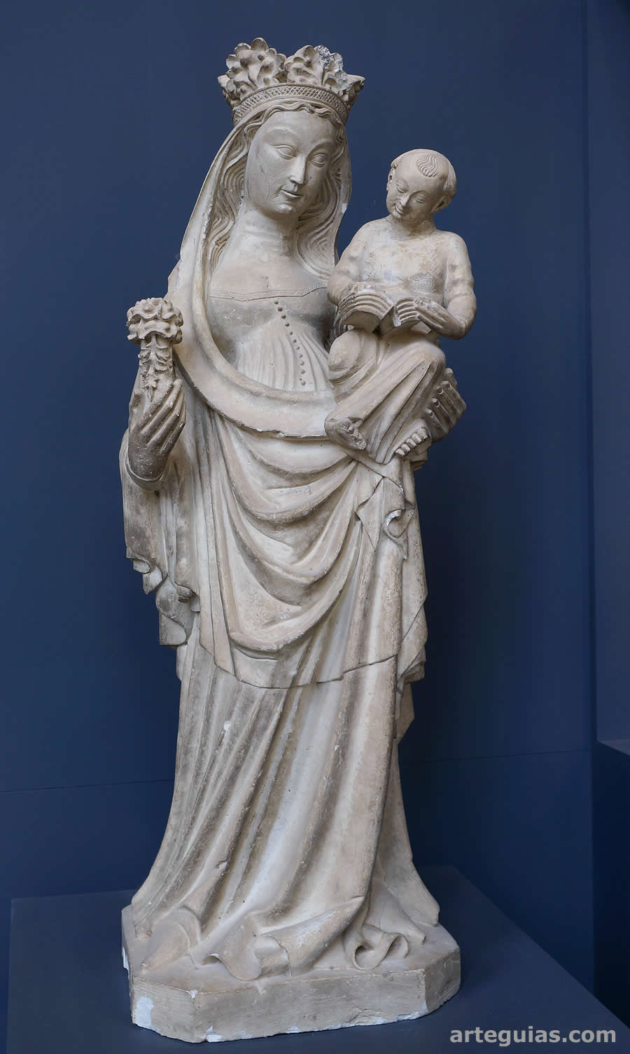 Preciosa Virgen g&oacute;tica