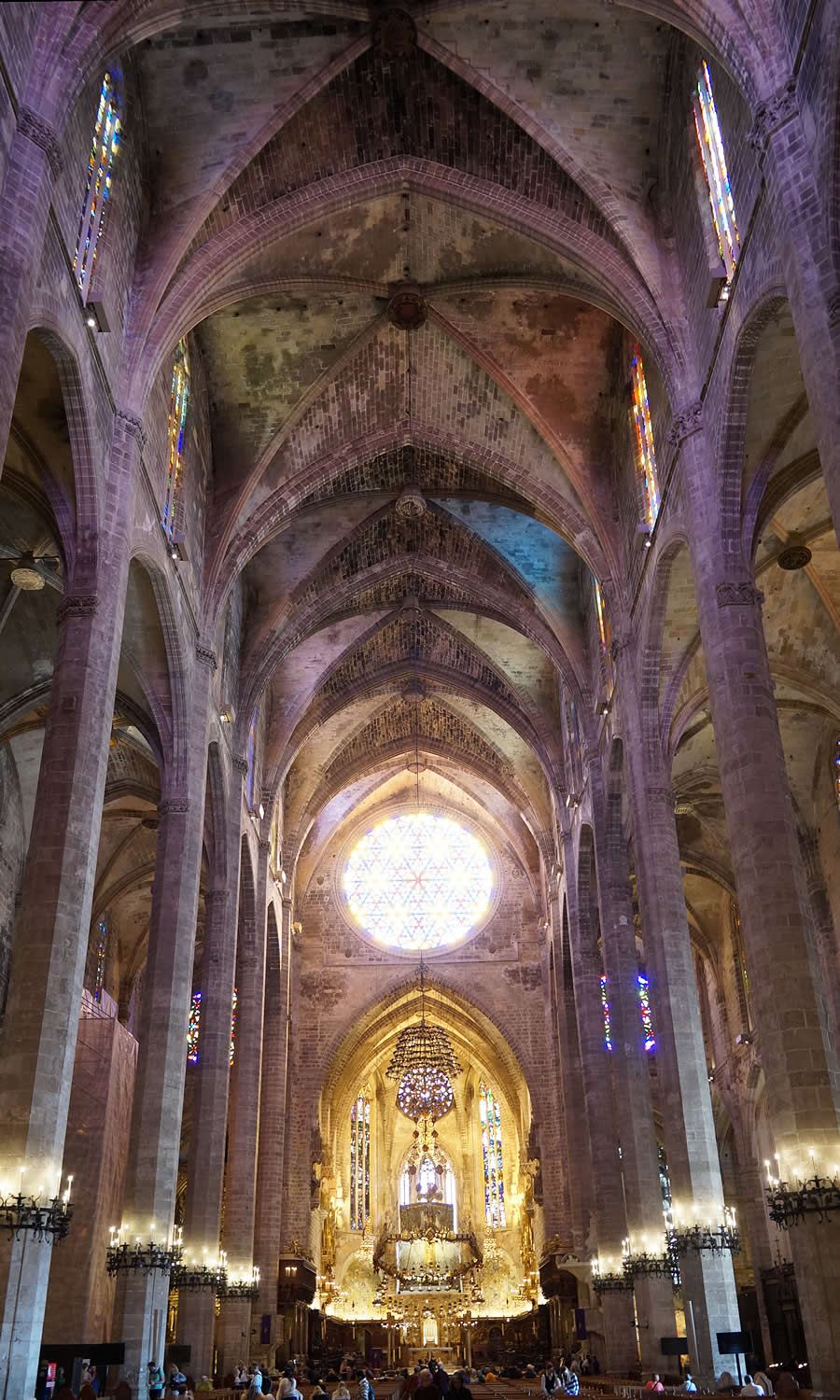 Nave central de la Catedral de Palma de Mallorca