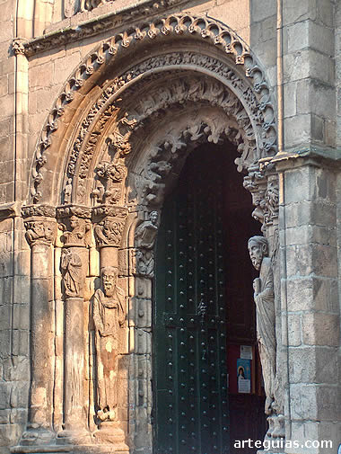 Espectacular puerta tardorrom&aacute;nica vinculada a la Escuela de Mateo