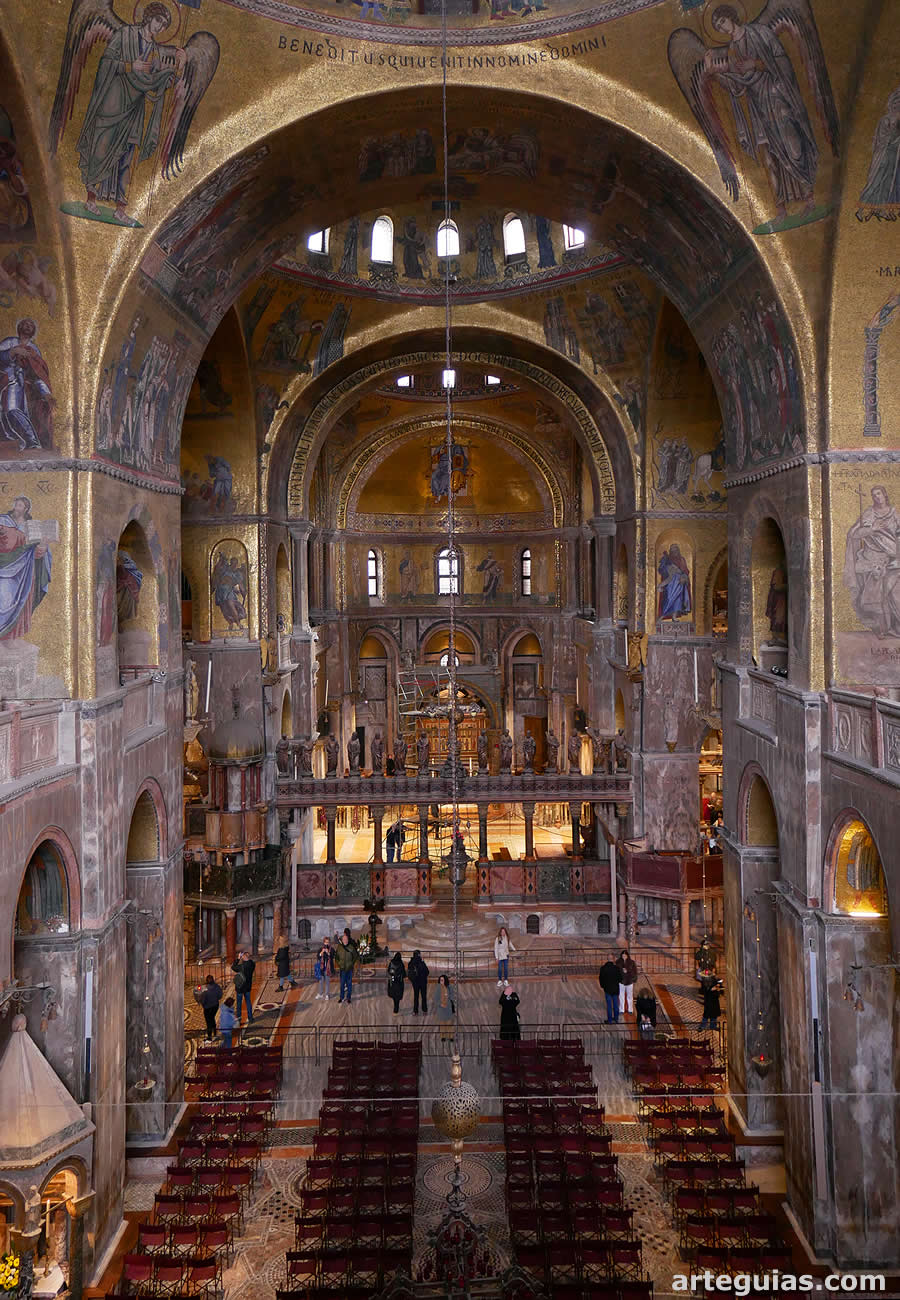 Interior de San Marcos de Venecia
