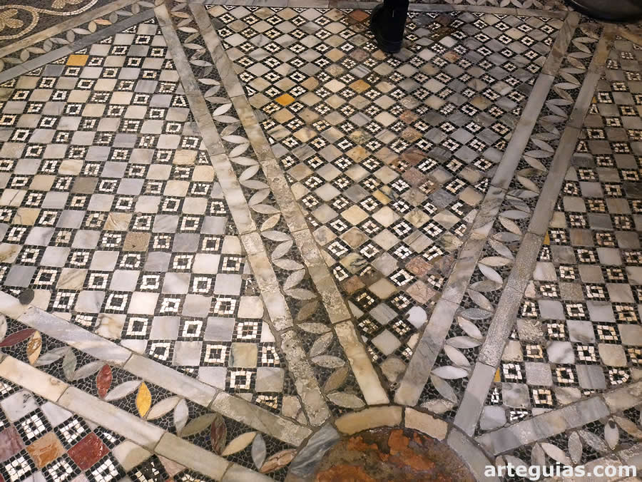 Opus Sectile en el suelo