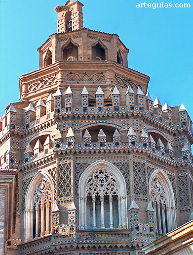 Exterior del cimborrio de la seo de Zaragoza