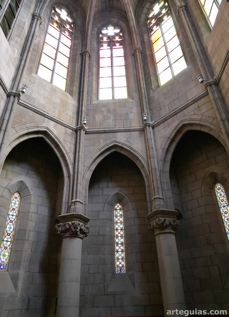 Interior del baptisterio neog&oacute;tico