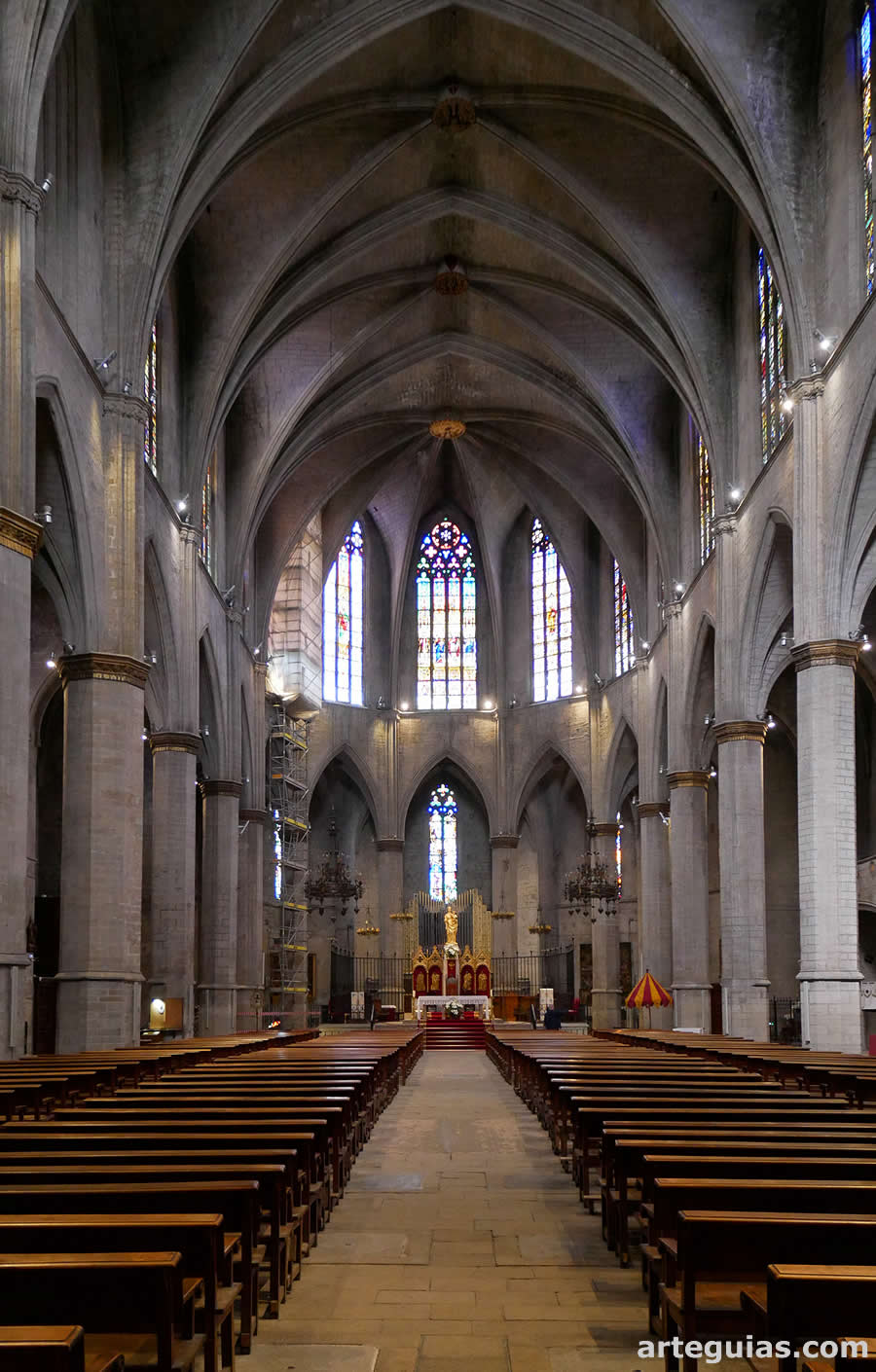 Seu de MAnresa: interior de la nave central