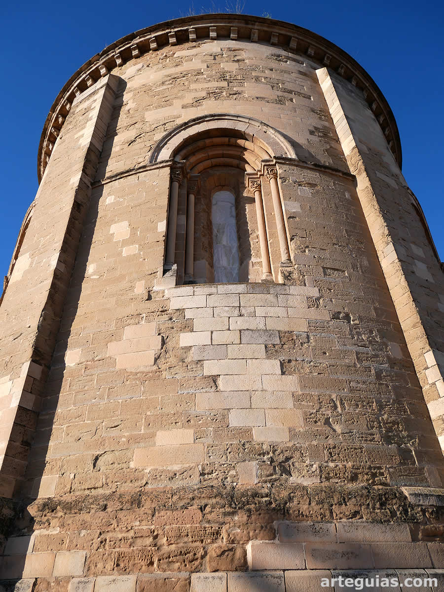 Exerior del &aacute;bside central