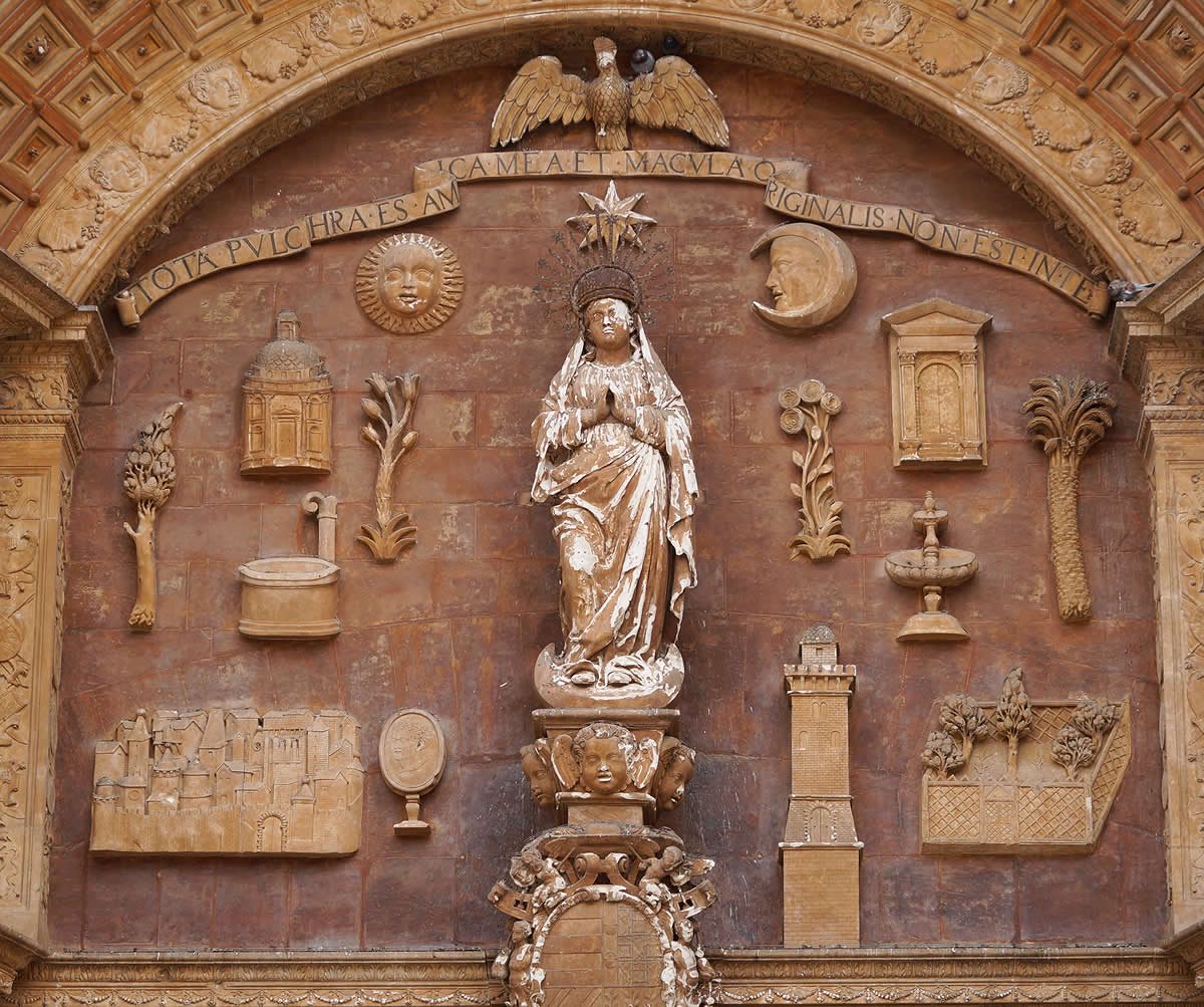 T&iacute;mpano del Portal Mayor del templo catedralicio