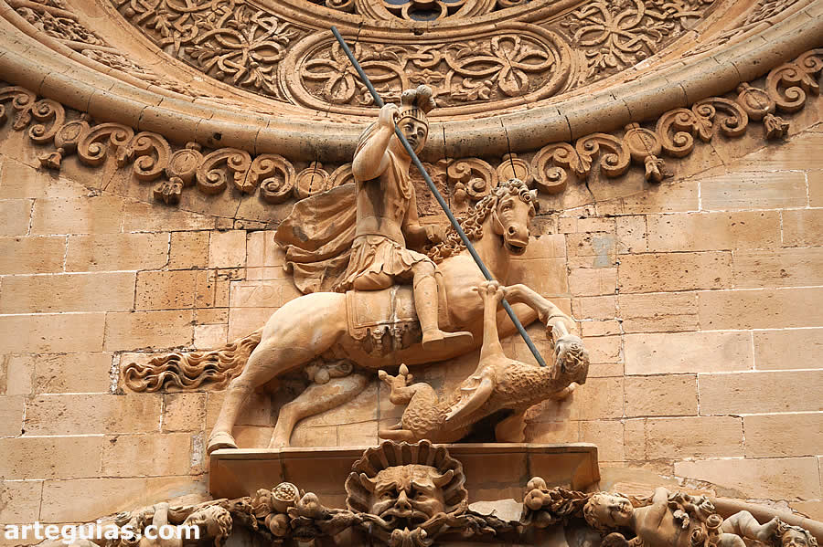 Estatua ecuestre de San Jorge alanceando al drag&oacute;n