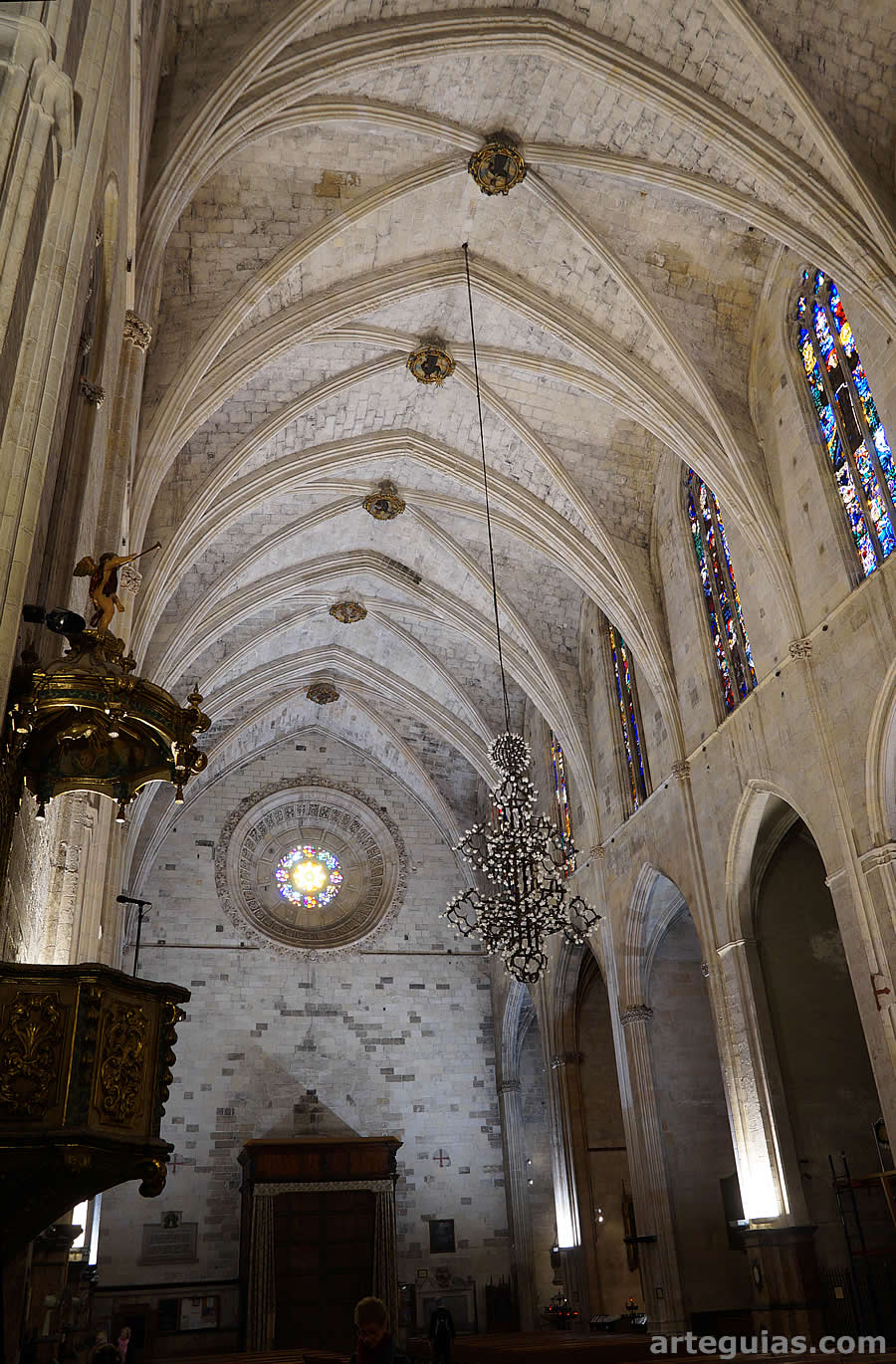 Alt&iacute;mo interior de la iglesia de San Francisco