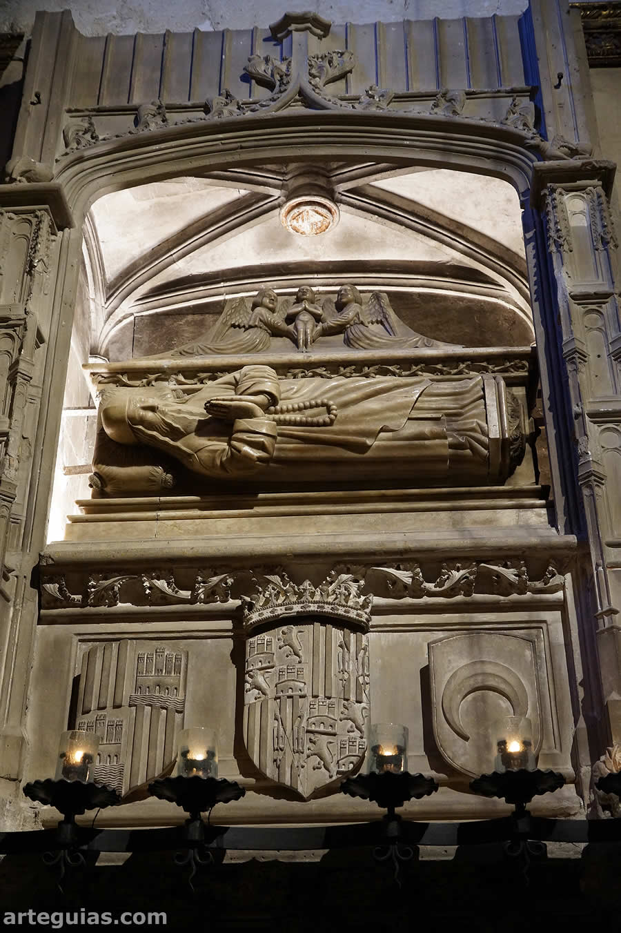 Magn&iacute;fico monumento funerario del siglo XV de Ram&oacute;n Llull