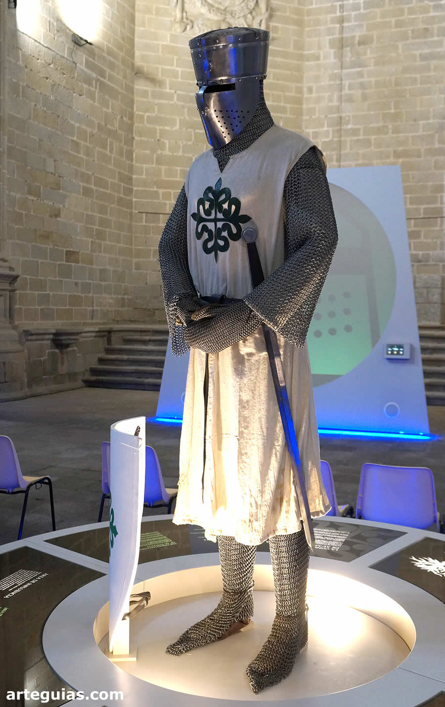 Maniqu&iacute; de un caballero de la Orden Militar de Alc&aacute;ntara