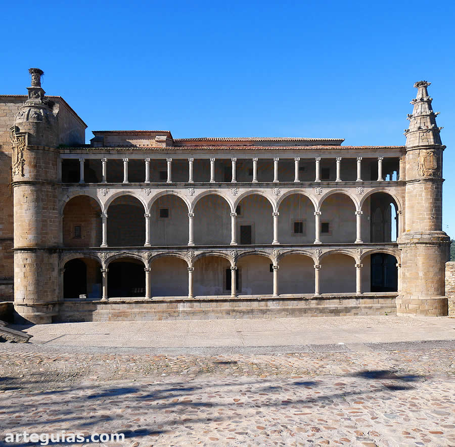 Conventual de San Benito de Alc&aacute;ntara, C&aacute;ceres: Galer&iacute;a de Carlos V