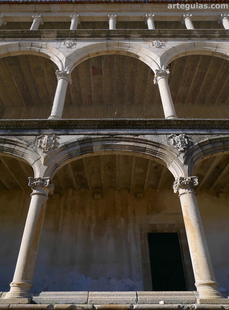Conventual de San Benito de Alc&aacute;ntara, C&aacute;ceres: Galer&iacute;a de Carlos V