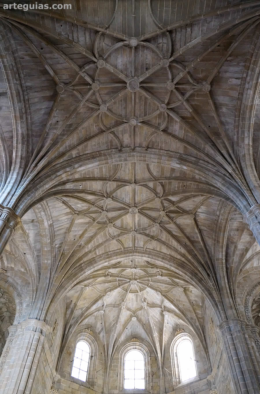 B&oacute;vedas de crucer&iacute;a estrellada del siglo XVI