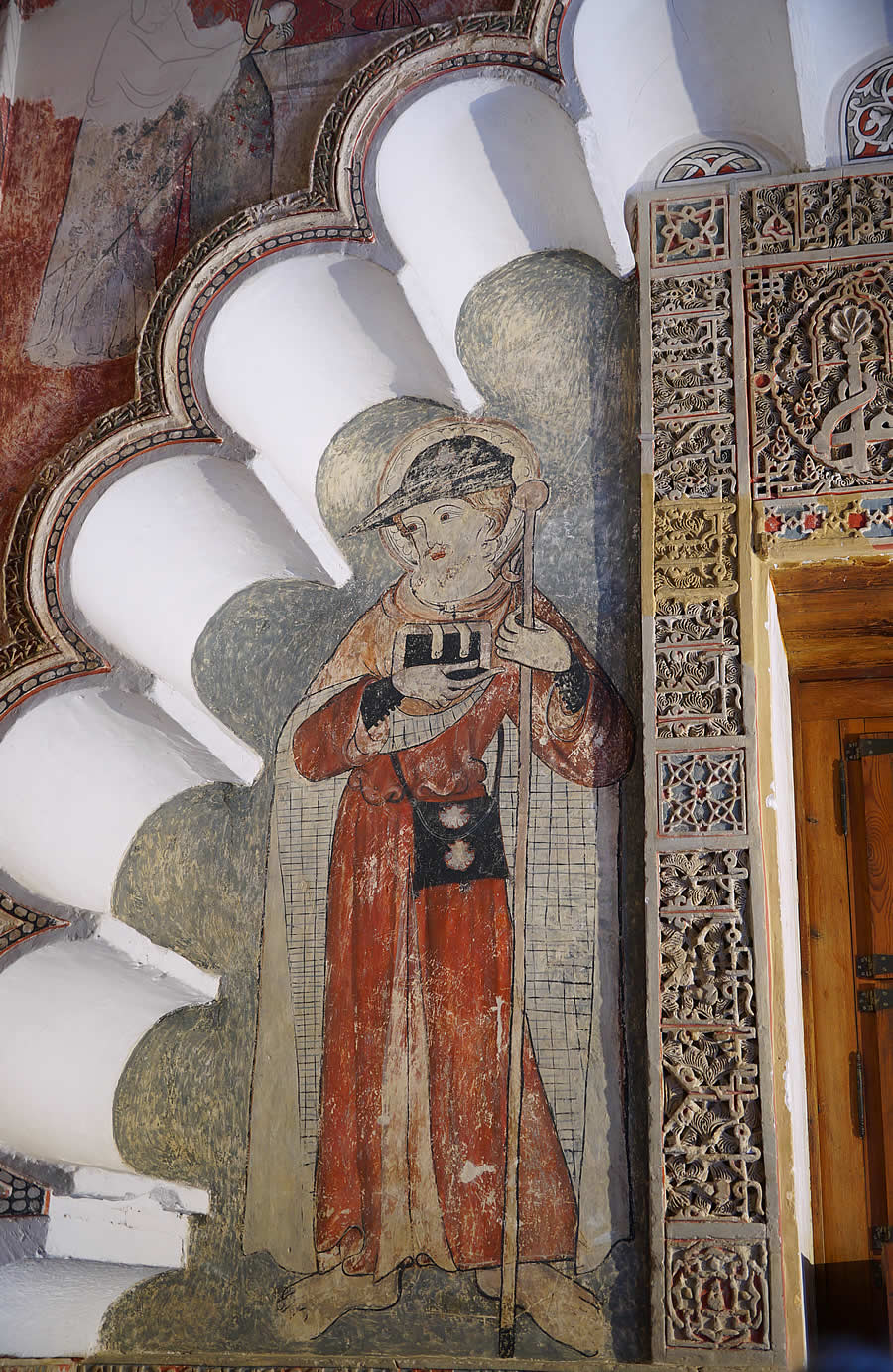 Frescos góticos del zaguán o vestíbulo del Convento de Clarisas. Representa al apóstol Santiago