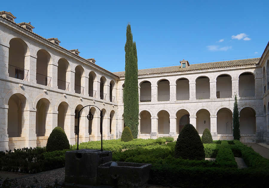 Patio del Vergel del monasterio