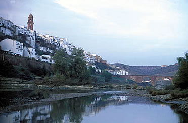 Vista del Guadalquivir y el Conjunto Monumental de Montoro