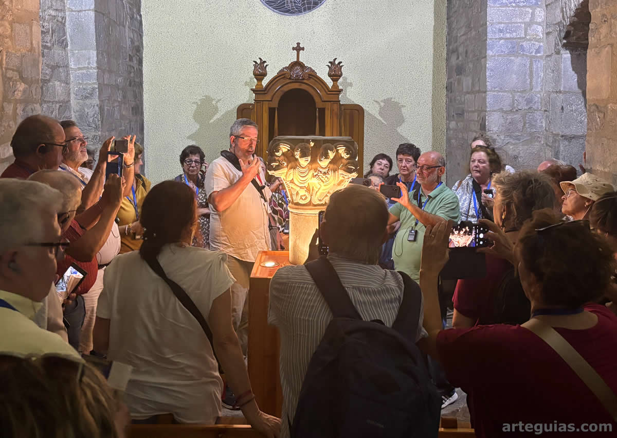 Capitel románico en la iglesia de Santiago de Jaca