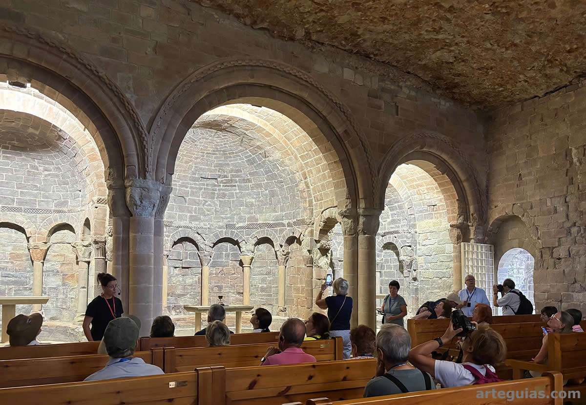 Interior de la iglesia superior de San Juan de la Peña