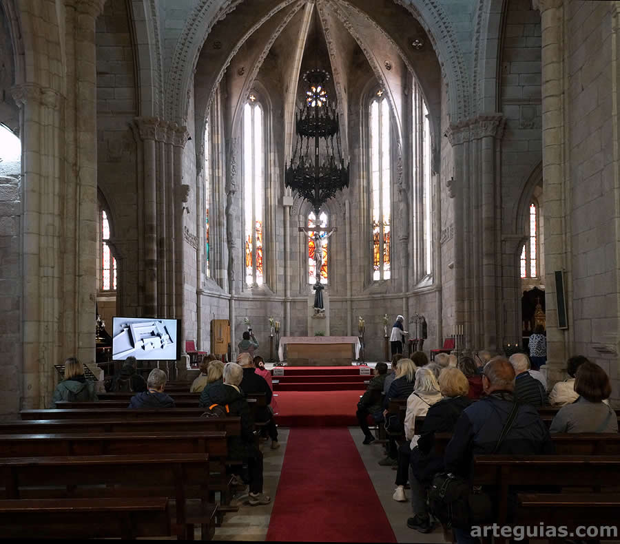 En el interior de San Francisco de Betanzos