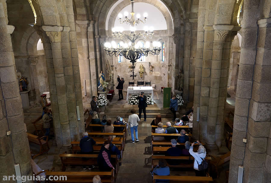 Interior de San Salvador de Bergondo