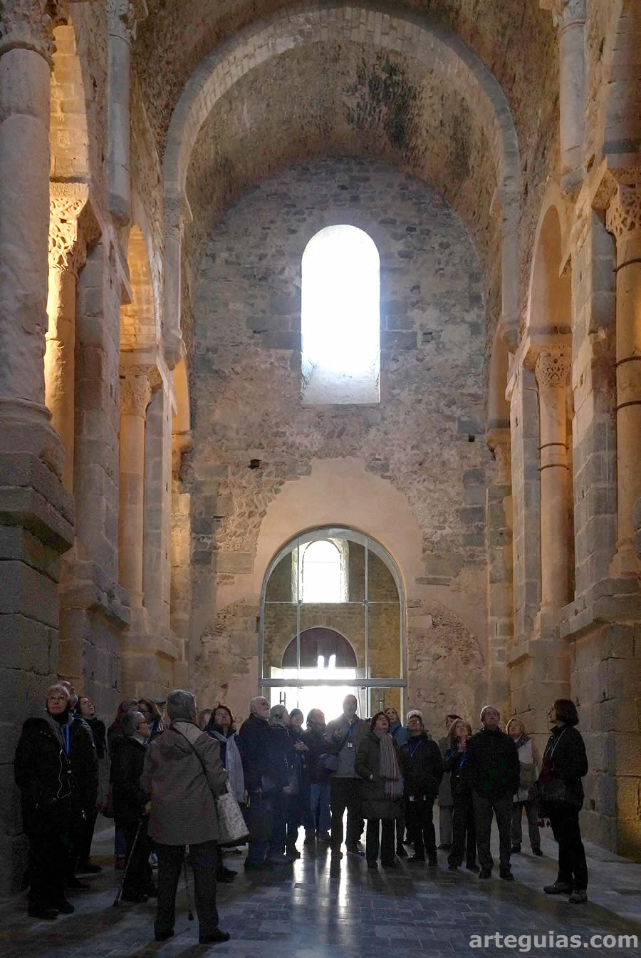 En la magn&iacute;fica iglesia del siglo XI