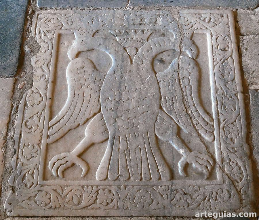 Escudo imperial en la Metropoli de Mistras