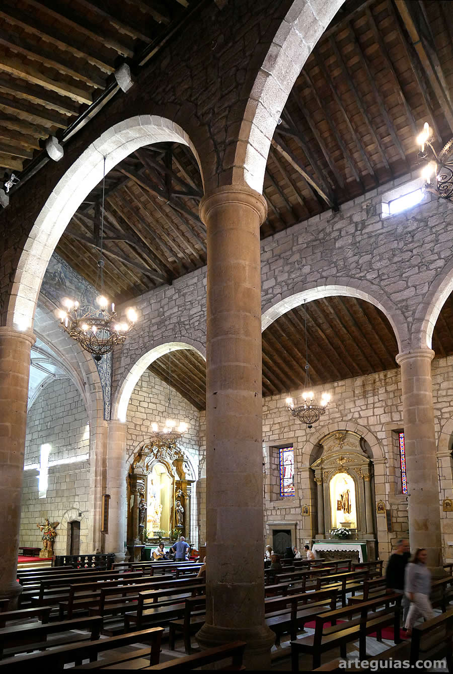 En la iglesia de Santa María de Chaves