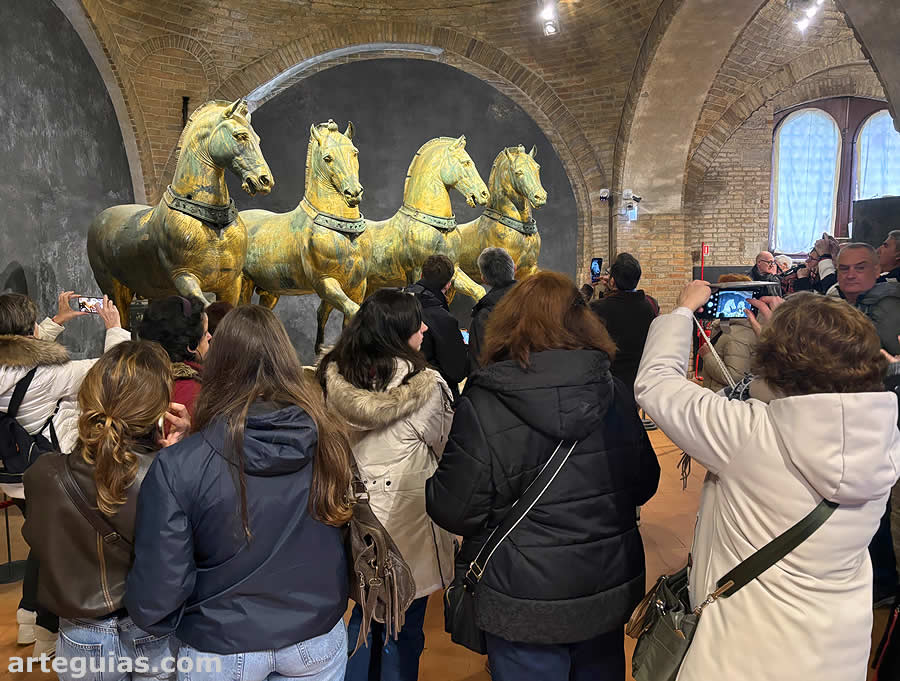 Los c&eacute;lebres caballos de bronce del hip&oacute;dromo de Constantinopla