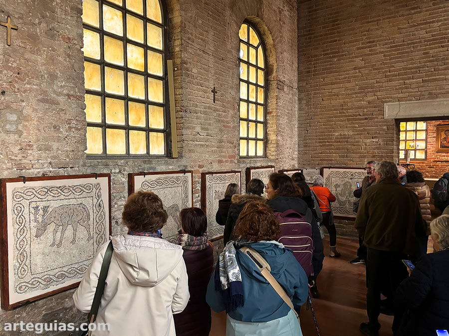 Mosaicos de la Bas&iacute;lica de San Juan Evangelista