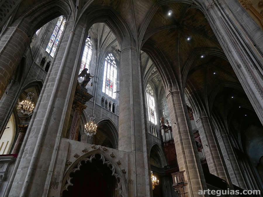 La catedral de Narbona con su admirable altura de 40 metros