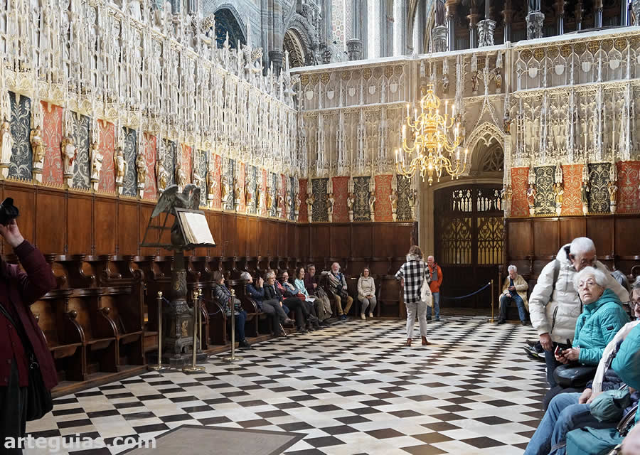 En el coro de la catedral