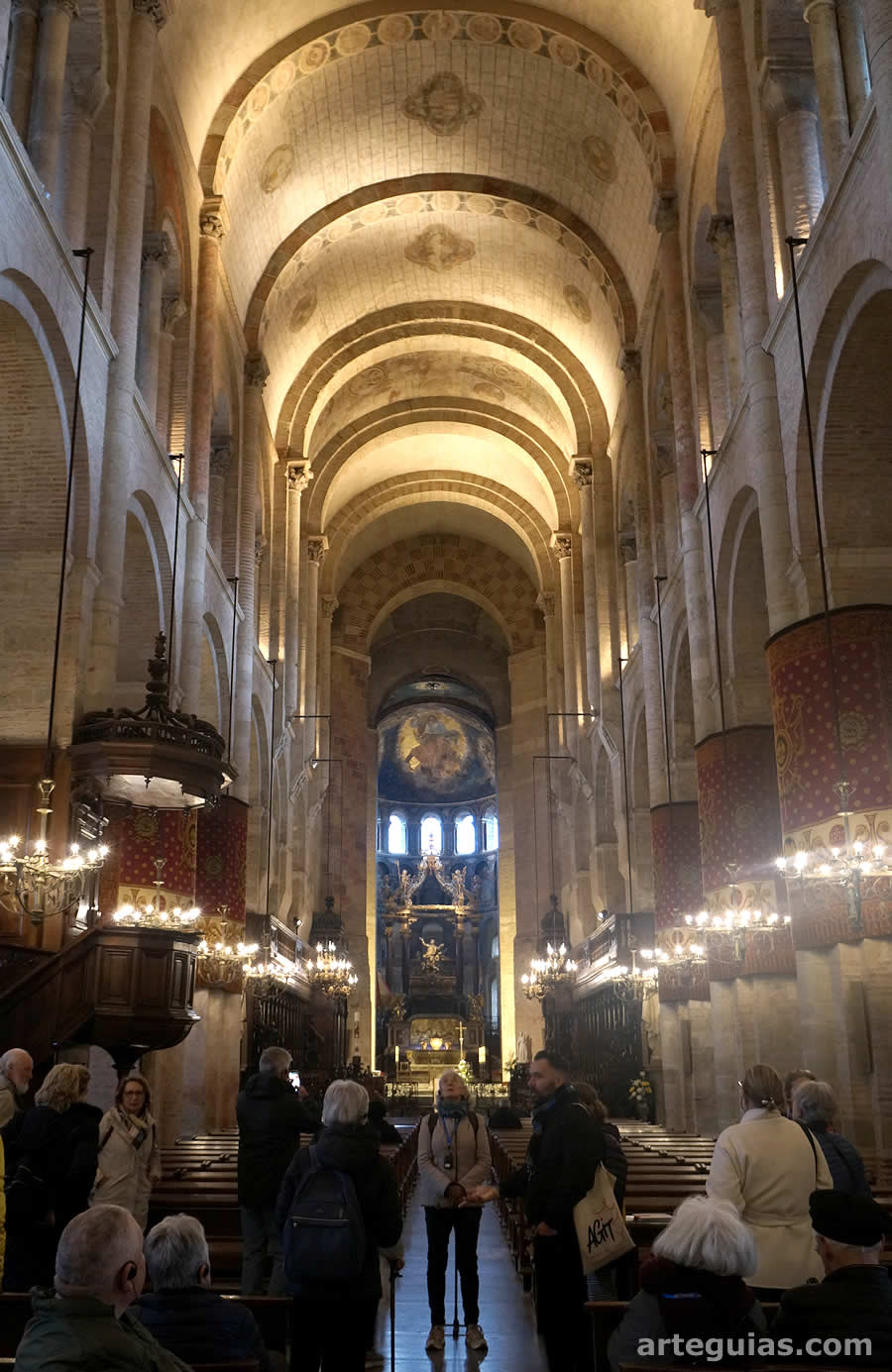 Interior de la Bas&iacute;lica de Saint-Sernin